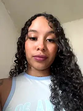 Snapshot of MarieLeon chatting on October 4, 2025, 9:13 pm MarieLeon online show from October 4, 2025, 9:13 pm