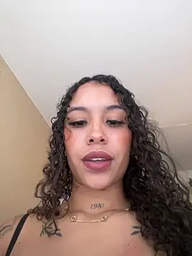 Snapshot of MarieLeon chatting on May 16, 2026, 7:45 pm MarieLeon online show from May 16, 2026, 7:45 pm