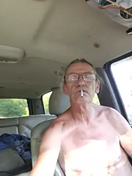 Snapshot of coolbrease10 chatting on August 3, 2026, 10:57 pm coolbrease10 online show from August 3, 2026, 10:57 pm