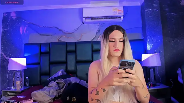 JESSI NAOMI online show from February 4, 2025, 4:05 am