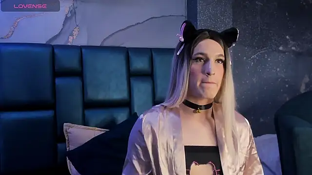 Snapshot of JESSI_NAOMI chatting on February 5, 2025, 4:16 am JESSI NAOMI online show from February 5, 2025, 4:16 am