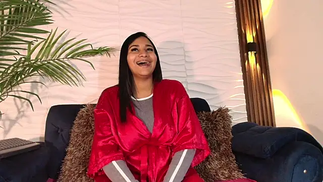 Snapshot of La_indiia chatting on October 6, 2025, 7:55 pm La indiia online show from October 6, 2025, 7:55 pm