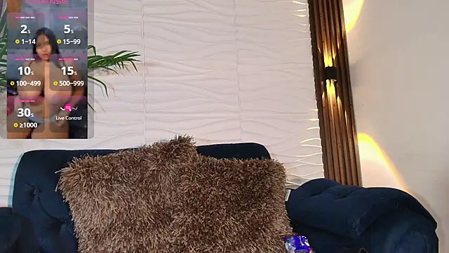 Snapshot of La_indiia chatting on October 8, 2025, 11:13 pm La indiia online show from October 8, 2025, 11:13 pm