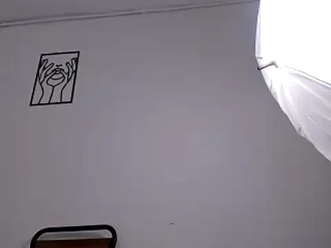 Snapshot of cloehonney chatting on February 14, 2025, 1:34 am cloehonney online show from February 14, 2025, 1:34 am