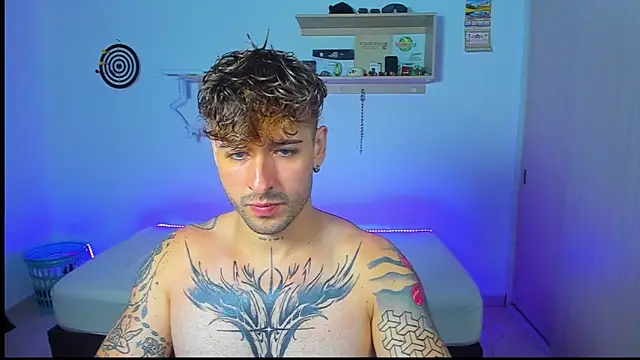 Snapshot of Ares_blue chatting on May 16, 2026, 11:20 am Ares blue online show from May 16, 2026, 11:20 am