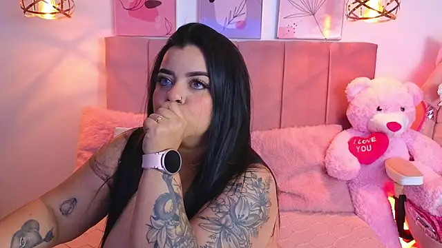 MiahJoness online show from March 19, 2025, 7:18 am