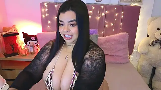 MiahJoness online show from May 4, 2026, 10:06 pm