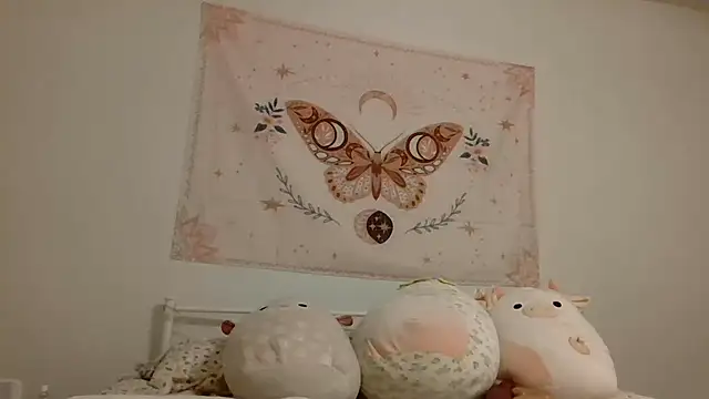 Snapshot of averietheangel chatting on January 6, 2025, 7:45 pm averietheangel online show from January 6, 2025, 7:45 pm