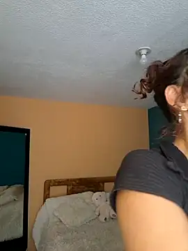 Snapshot of Tomoe_b chatting on January 13, 2025, 5:02 pm Tomoe b online show from January 13, 2025, 5:02 pm