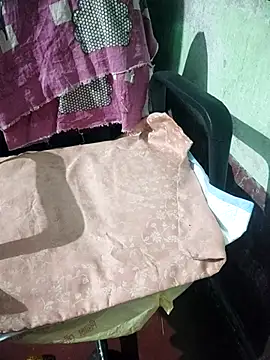 Snapshot of Ralisha_Rani chatting on November 27, 2025, 2:02 am Ralisha Rani online show from November 27, 2025, 2:02 am