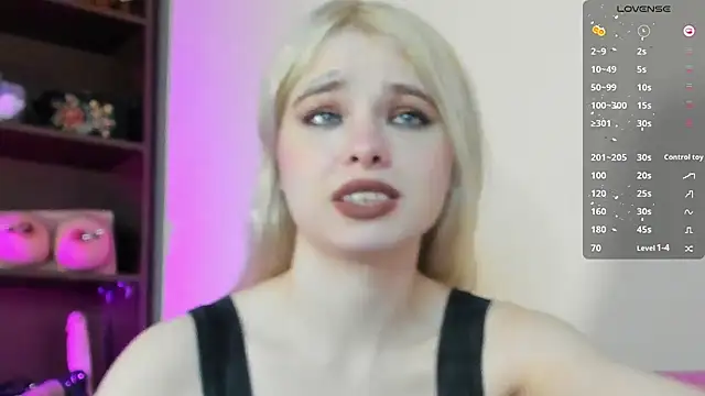 MisssLola online show from February 4, 2025, 4:29 pm