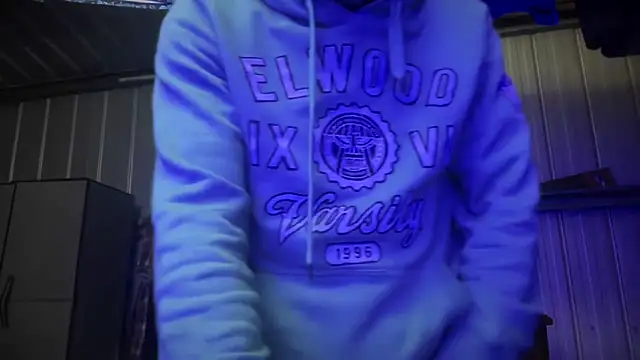 Snapshot of nakud4u chatting on December 14, 2024, 3:04 pm nakud4u online show from December 14, 2024, 3:04 pm