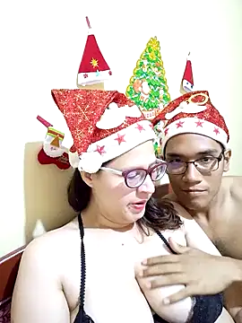 Snapshot of couple_orgasm chatting on December 14, 2024, 4:23 am couple orgasm online show from December 14, 2024, 4:23 am