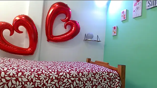 evaleribigtits18 online show from February 15, 2026, 11:56 pm