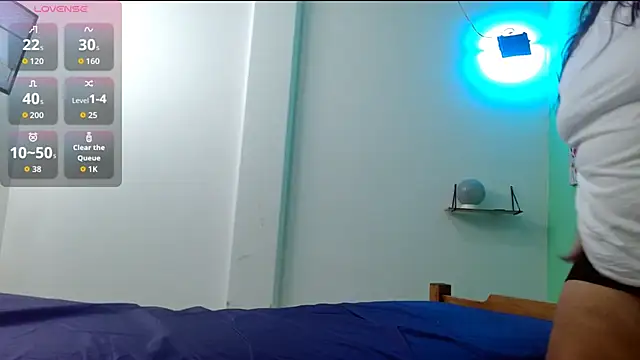 evaleribigtits18 online show from July 2, 2026, 1:05 am
