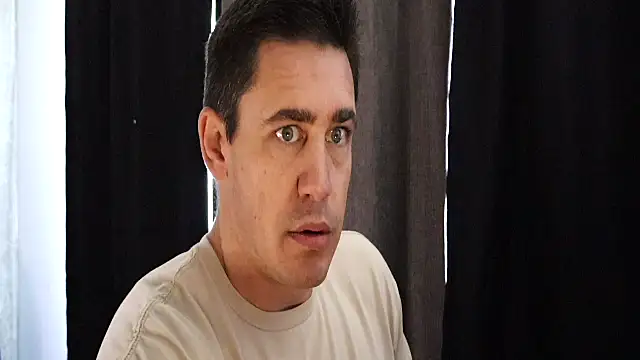 Snapshot of DamienSliick chatting on May 7, 2026, 7:19 pm DamienSliick online show from May 7, 2026, 7:19 pm
