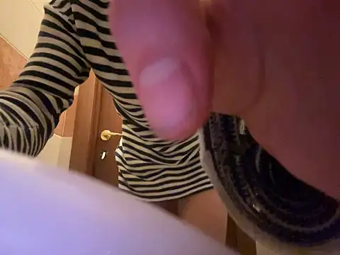 NimFF123 online show from February 10, 2025, 11:23 pm