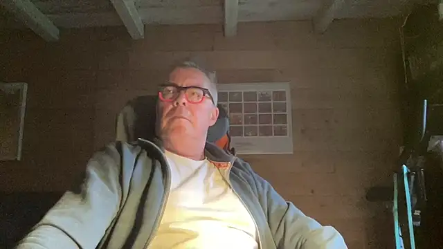 Snapshot of lelohop chatting on April 6, 2026, 6:03 am lelohop online show from April 6, 2026, 6:03 am