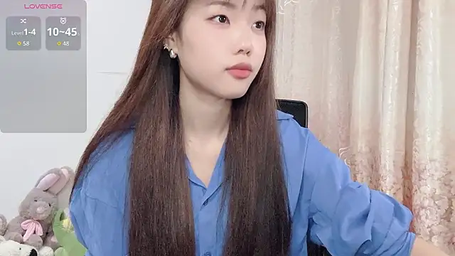 Snapshot of Lvy--v chatting on March 21, 2026, 11:30 pm Lvy--v online show from March 21, 2026, 11:30 pm