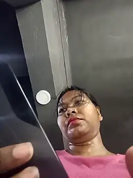 Hot Urvi online show from March 19, 2025, 7:18 am