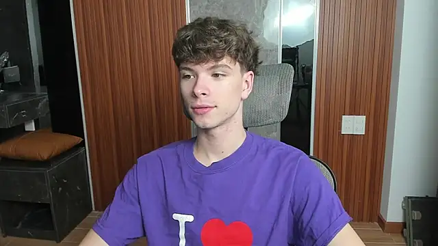 Snapshot of calvin_love_you chatting on April 8, 2026, 5:13 pm calvin love you online show from April 8, 2026, 5:13 pm