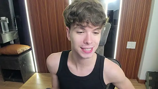 Snapshot of calvin_love_you chatting on April 25, 2026, 5:10 pm calvin love you online show from April 25, 2026, 5:10 pm