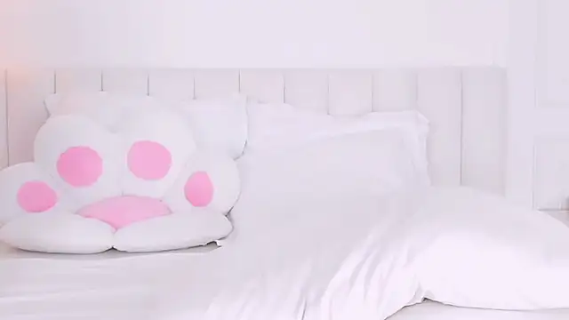 MoonAngelic online show from February 11, 2025, 2:35 am