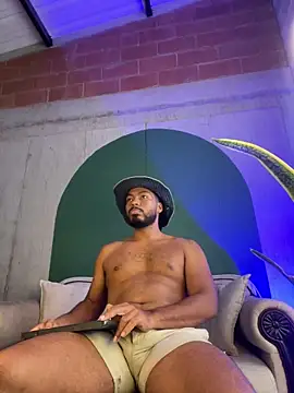 Snapshot of noah_jones__ chatting on February 1, 2026, 4:27 pm noah jones online show from February 1, 2026, 4:27 pm