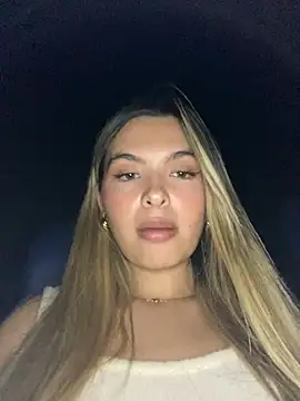 Snapshot of Odett_ chatting on February 5, 2025, 2:29 am Odett online show from February 5, 2025, 2:29 am