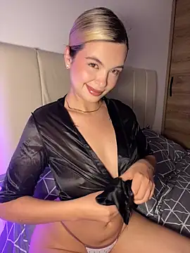 Snapshot of Odett_ chatting on November 6, 2025, 2:01 am Odett online show from November 6, 2025, 2:01 am