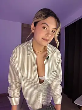 Snapshot of Odett_ chatting on February 16, 2026, 12:18 am Odett online show from February 16, 2026, 12:18 am