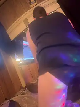 Snapshot of smashb33 chatting on November 24, 2025, 9:53 am smashb33 online show from November 24, 2025, 9:53 am