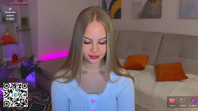Snapshot of CassieMurr chatting on February 7, 2025, 2:08 am CassieMurr online show from February 7, 2025, 2:08 am