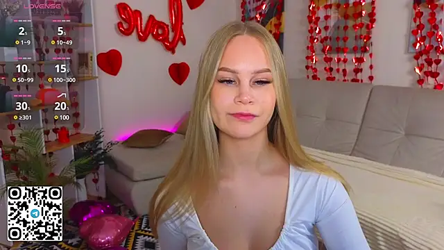 Snapshot of CassieMurr chatting on February 21, 2025, 6:18 am CassieMurr online show from February 21, 2025, 6:18 am