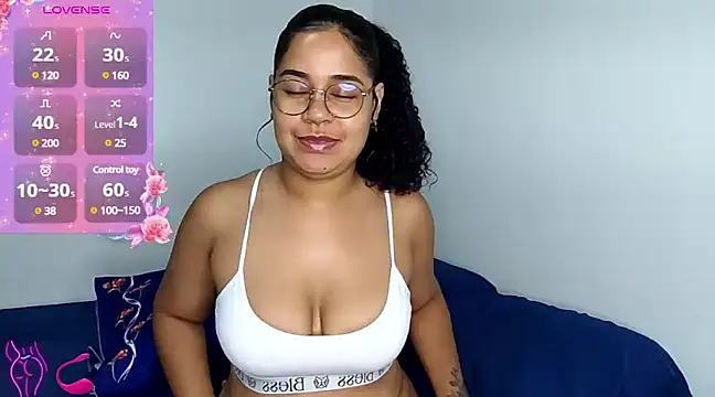 VitoriaFernandes online show from January 30, 2025, 12:39 am