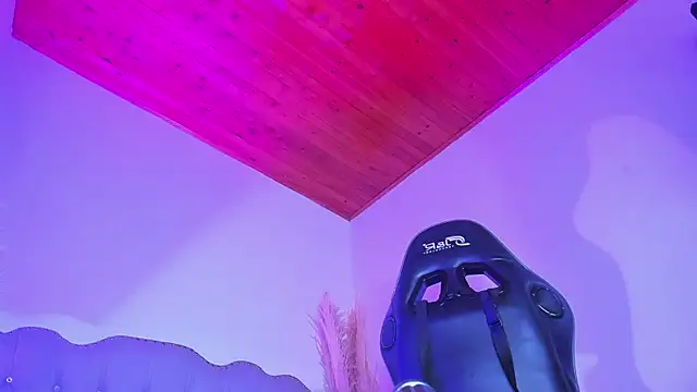 Tahiraa  online show from October 16, 2025, 1:34 pm