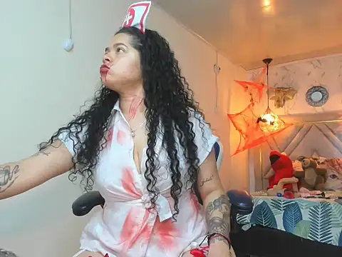 alexa-cooper- online show from October 19, 2025, 1:34 pm