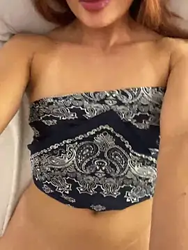 Snapshot of Victoria-77 chatting on February 18, 2025, 4:26 am Victoria-77 online show from February 18, 2025, 4:26 am