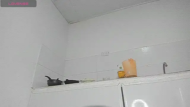 Snapshot of Sophie_sweett19 chatting on December 27, 2024, 6:03 am Sophie sweett19 online show from December 27, 2024, 6:03 am