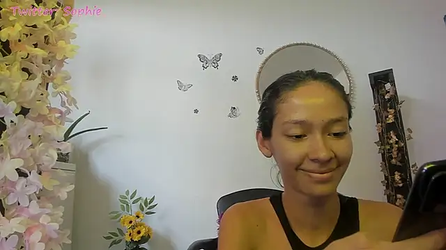 Snapshot of Sophie_sweett19 chatting on February 21, 2025, 8:05 pm Sophie sweett19 online show from February 21, 2025, 8:05 pm