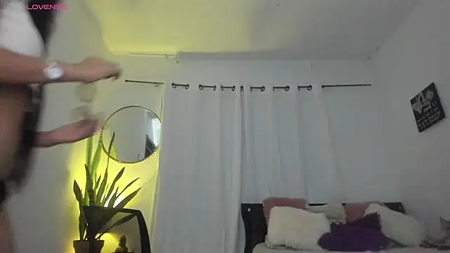 Snapshot of Sophie_sweett19 chatting on September 15, 2025, 10:54 pm Sophie sweett19 online show from September 15, 2025, 10:54 pm