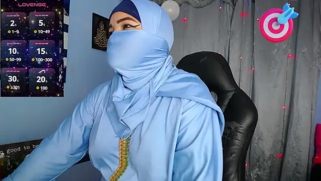 Snapshot of Falak-Yasin chatting on November 5, 2025, 12:16 pm Falak-Yasin online show from November 5, 2025, 12:16 pm