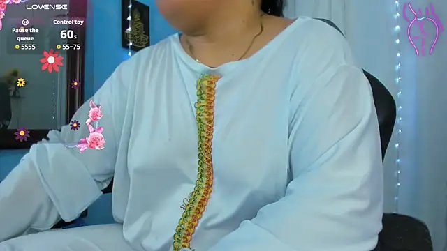 Snapshot of Falak-Yasin chatting on May 5, 2026, 12:02 pm Falak-Yasin online show from May 5, 2026, 12:02 pm