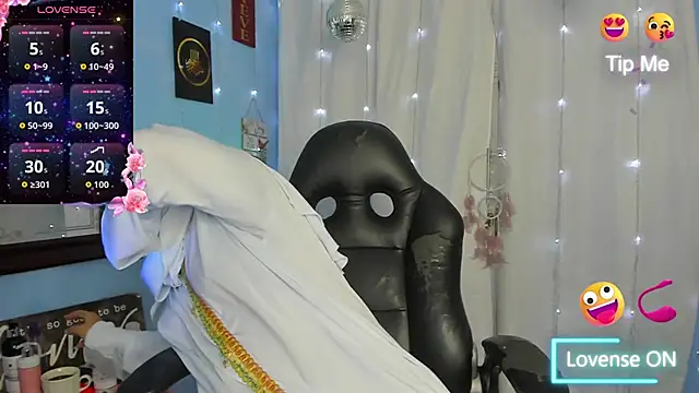 Snapshot of Falak-Yasin chatting on June 28, 2026, 1:28 pm Falak-Yasin online show from June 28, 2026, 1:28 pm