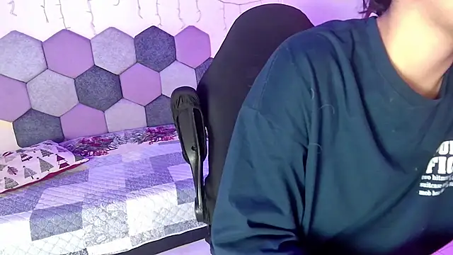 Horny tgn online show from December 4, 2025, 5:32 pm