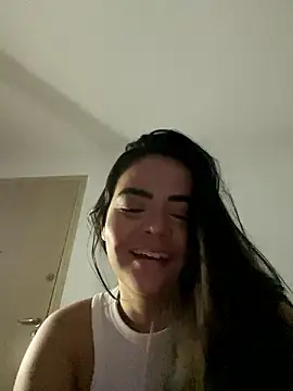 Snapshot of rebeccaareys chatting on December 5, 2024, 10:01 pm rebeccaareys online show from December 5, 2024, 10:01 pm