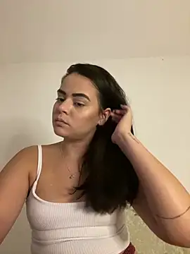 Snapshot of rebeccaareys chatting on December 14, 2024, 10:18 pm rebeccaareys online show from December 14, 2024, 10:18 pm