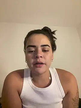 Snapshot of rebeccaareys chatting on February 2, 2025, 12:19 am rebeccaareys online show from February 2, 2025, 12:19 am