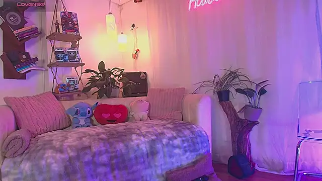 HANNAH LOVEE online show from June 20, 2026, 3:09 am