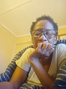 Snapshot of bustybillies chatting on June 9, 2026, 2:06 pm bustybillies online show from June 9, 2026, 2:06 pm